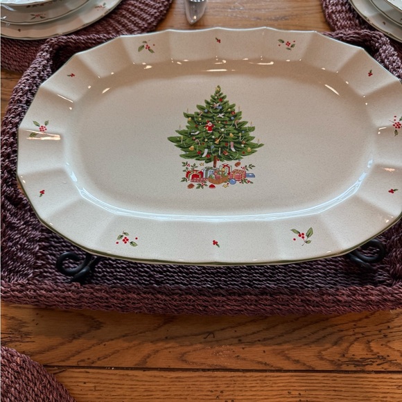 Full set Service for 12 Retired Studio Nova Christmas Dinnerware NWOT - Picture 3 of 13